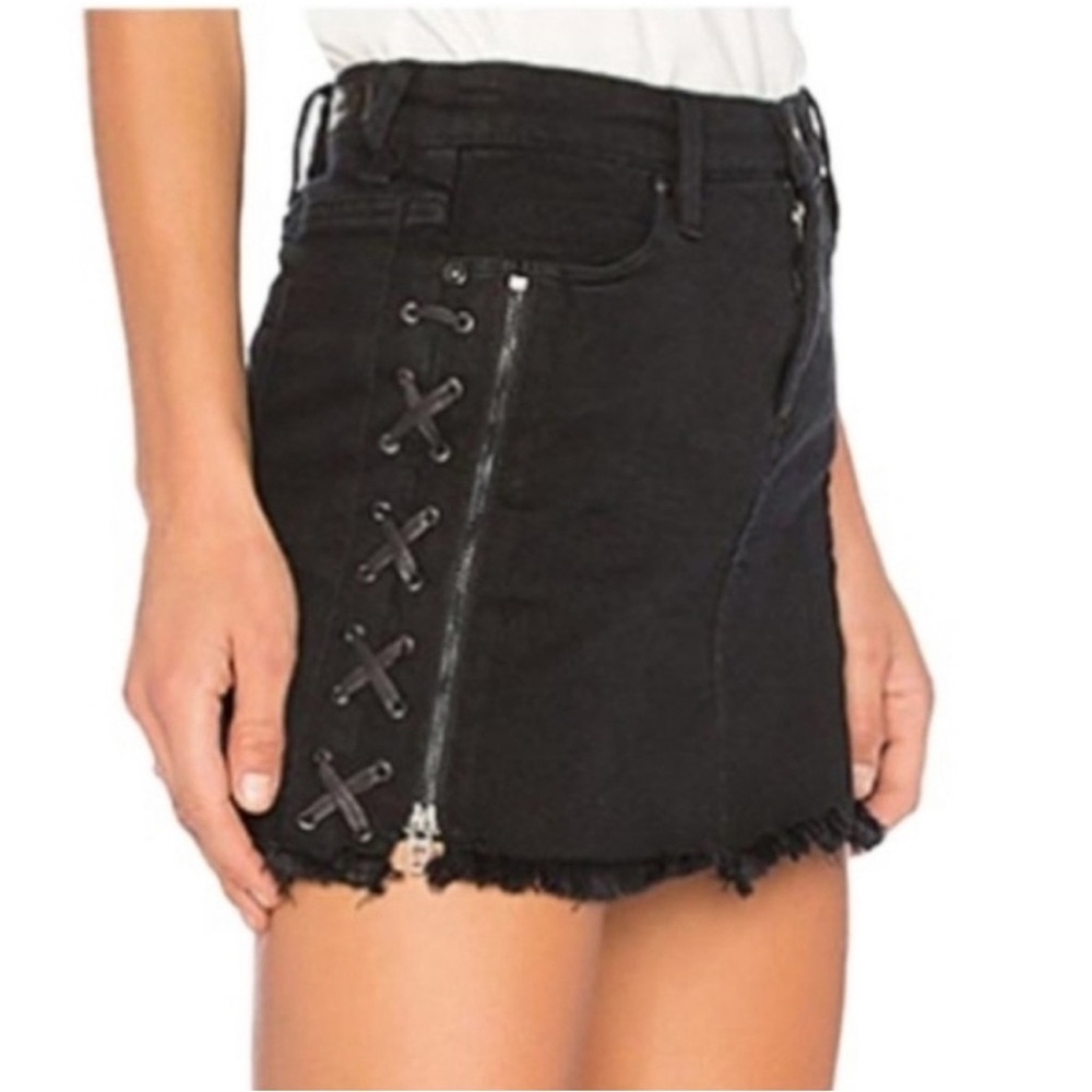 New With Tags BLANKNYC Black Lace-Up Denim Mini Skirt Size 30 Frayed Hem Zip